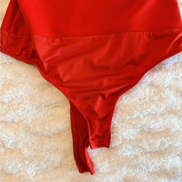 Red bodysuit! - Picture 3 of 7